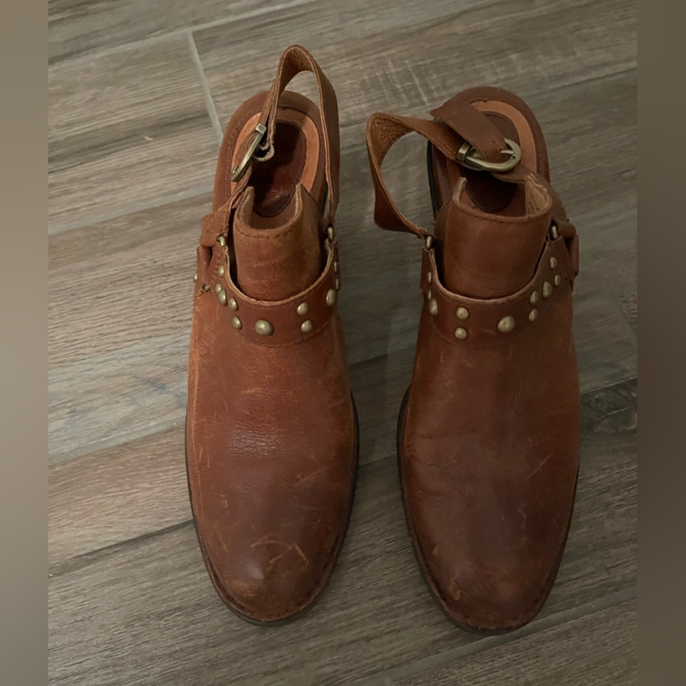 BORN Brown Clogs w/ heel straps size 9